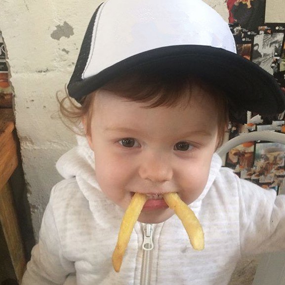 快速发展的连锁汉堡出售 – St Kilda 和Prahran(188投资移民可以购买作为独立分销商)